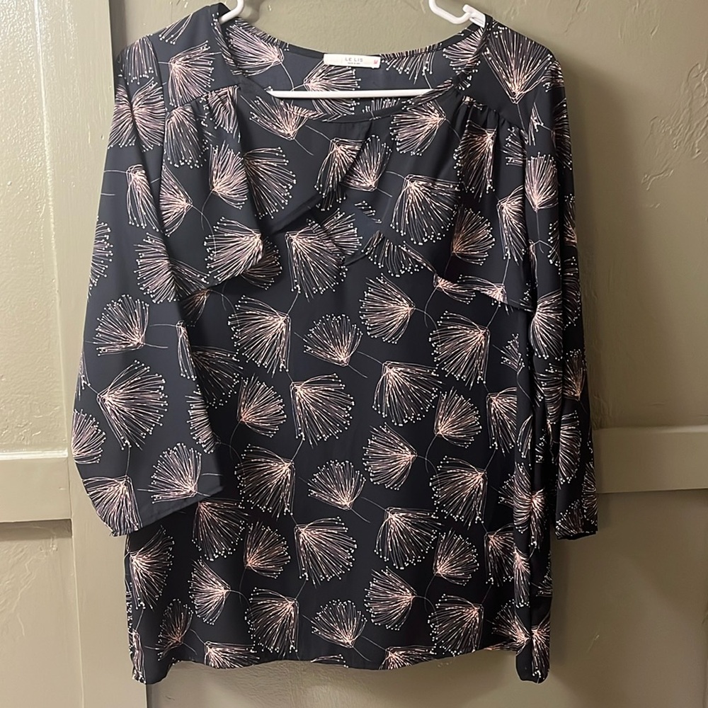 Le Lis Keyhole Top
